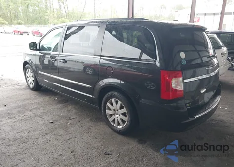 2016 Chrysler Town & Country Touring from USA, damaged, VIN 2C4RC1BG8GR296741